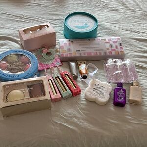 Assorted Bath and Beauty Gift Set